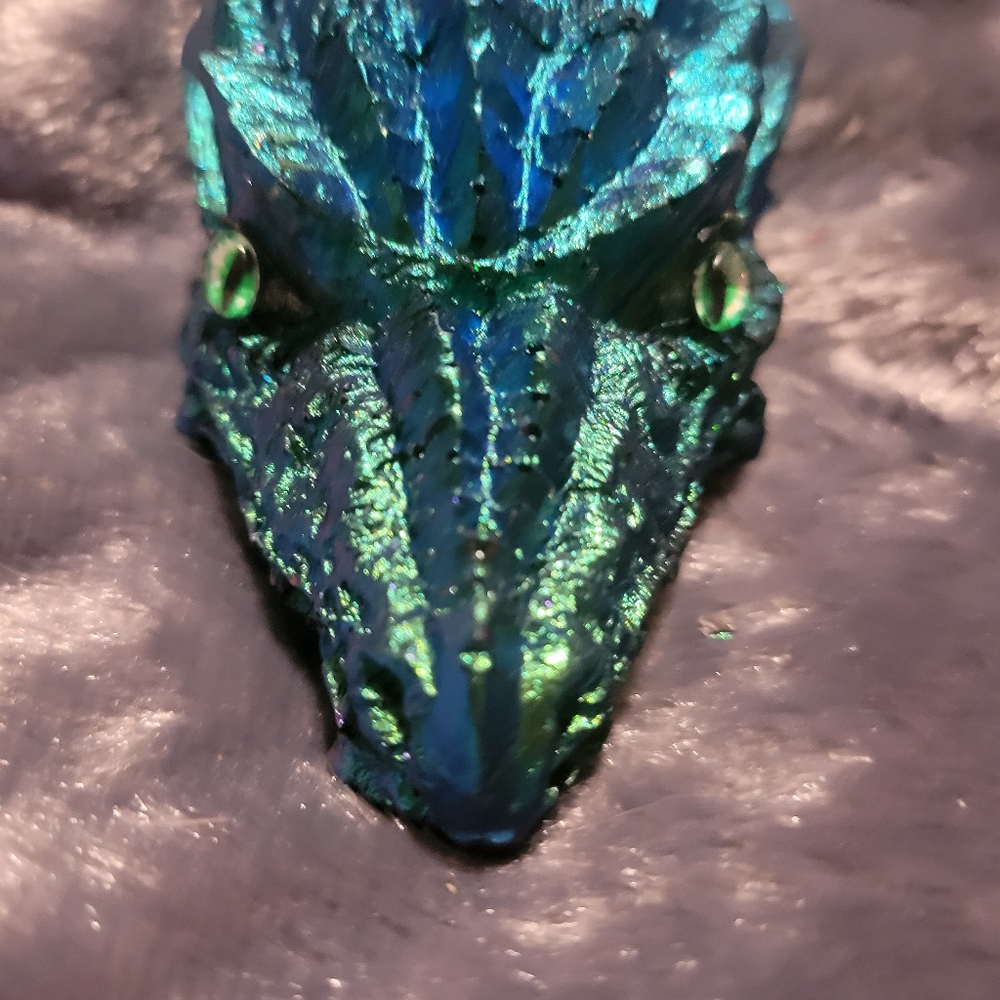 Resin dragon head